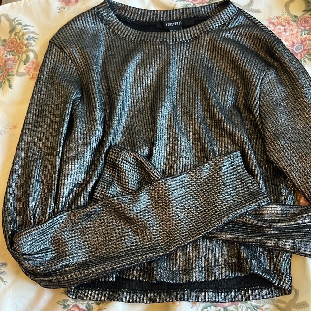 retro clubbing top! beautiful black and grey sparkles